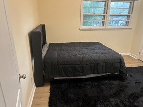 2413 Placid Lake Dr in Charlotte, NC - Foto de edificio - Building Photo