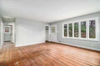 381 Litchfield Rd in New Milford, CT - Building Photo - Building Photo