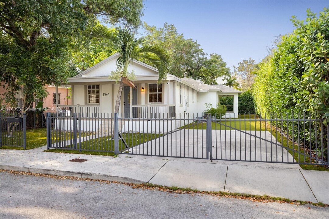 3564 William Ave in Miami, FL - Building Photo
