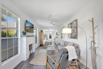 422 N H St in Lake Worth Beach, FL - Building Photo - Building Photo