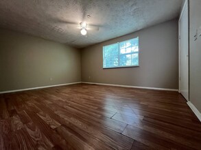 6445 Meadow Rue Dr in Norcross, GA - Building Photo - Building Photo