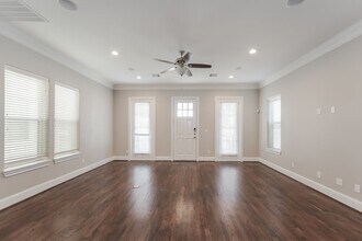 8724 Kempwood Dr in Houston, TX - Building Photo - Building Photo