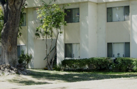 Roscoe Park Apartments in Canoga Park, CA - Building Photo - Building Photo