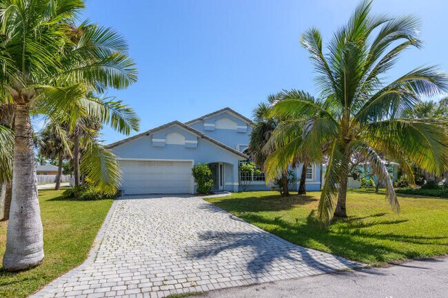 property at 1115 S Brevard Ave