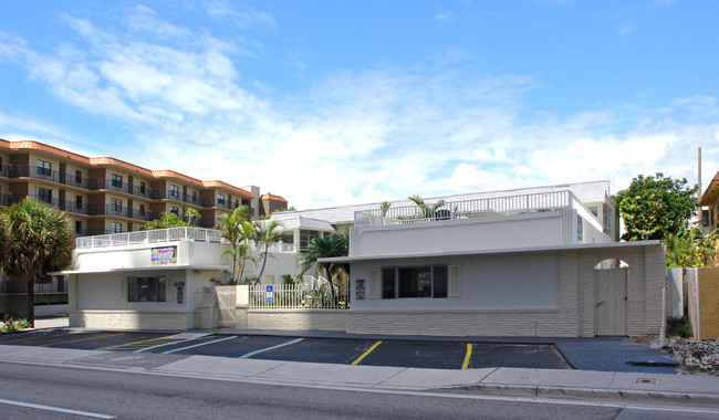 Fort Lauderdale Beach Hostel in Fort Lauderdale, FL - Building Photo - Building Photo