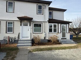 863 Main St in East Greenwich, RI - Building Photo