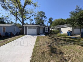 8624 Eaton Ave in Jacksonville, FL - Building Photo