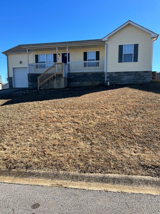 1489 McClardy Rd in Clarksville, TN - Building Photo