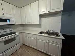 3616 Pearl St in Ft. Myers, FL - Building Photo - Building Photo