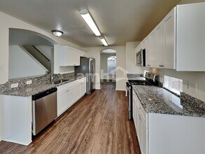 6027 Coventry Falls in Houston, TX - Foto de edificio - Building Photo