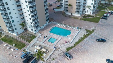 5600 Bonita Beach Rd SW in Bonita Springs, FL - Building Photo - Building Photo