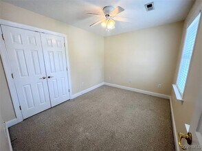 108 Laurens Ln in Colonial Heights, VA - Building Photo - Building Photo