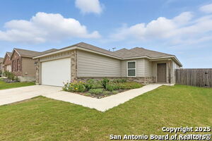 737 Peak Pl in New Berlin, TX - Building Photo