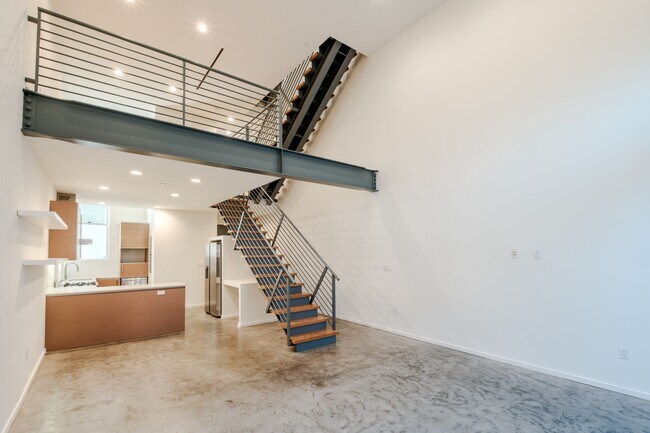 property at 1220 N Orange Grove Ave