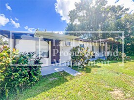 1030 Lakewood Ct in Lakeland, FL - Building Photo