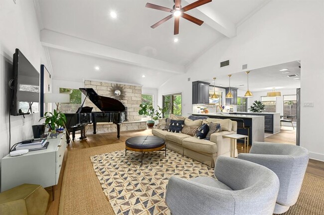 property at 1300 Pasaguarda Dr