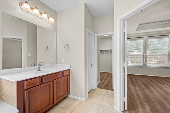 28310 Rollingwood N Loop