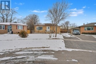 18 Gower Ct in Halton Hills, ON - Building Photo - Building Photo