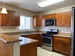 1240 Lobo Pl NE in Albuquerque, NM - Building Photo - Building Photo