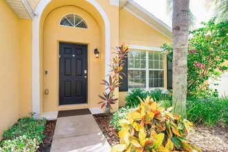 2178 Royal Ridge Dr in Davenport, FL - Building Photo - Building Photo