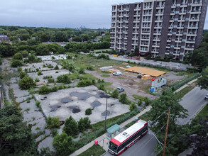 Southport in Swansea in Toronto, ON - Building Photo - Building Photo