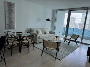 200 Biscayne Blvd Way, Unit 3711 in Miami, FL - Building Photo - Building Photo