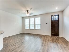 2444 Siskiyou St in Lewisville, TX - Building Photo - Building Photo