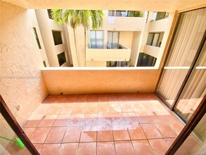 10400 SW 108th Ave in Miami, FL - Building Photo - Building Photo