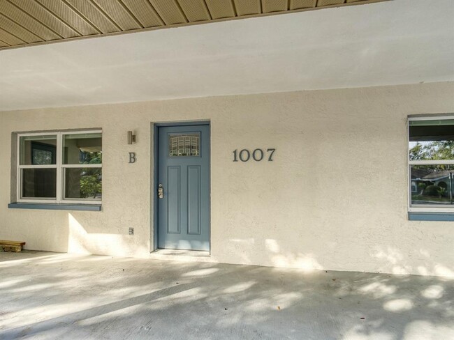 property at 1007 Sumner Blvd