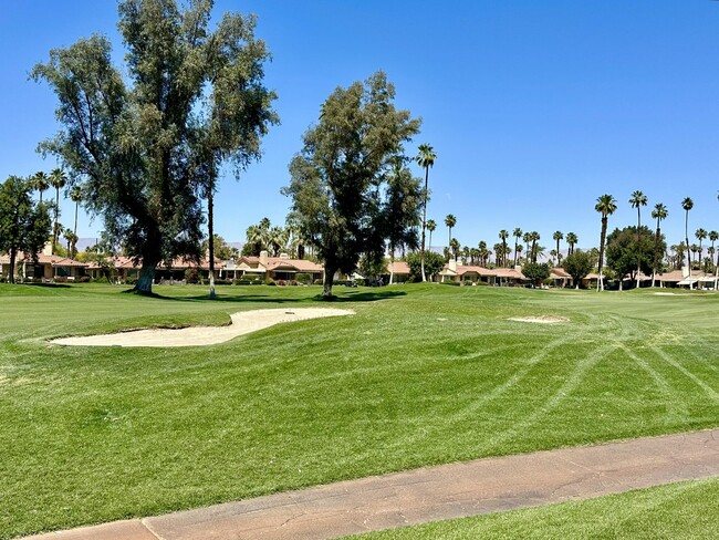 430 Sierra Madre S in Palm Desert, CA - Building Photo - Building Photo