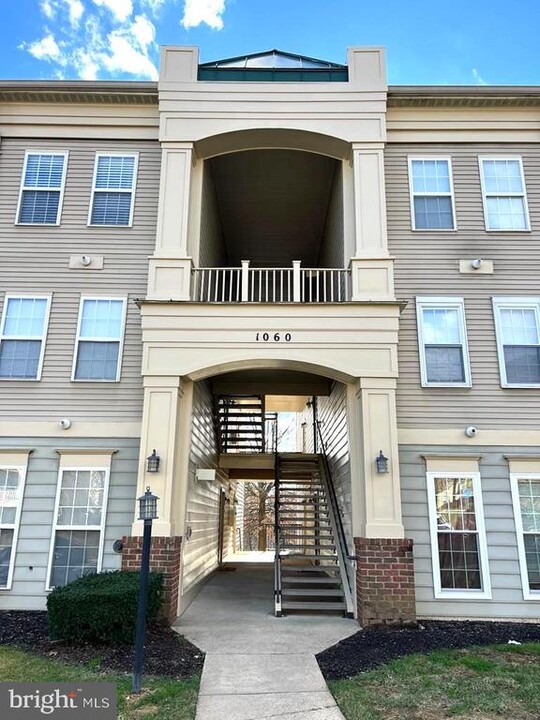 1060 Gardenview Loop in Woodbridge, VA - Building Photo