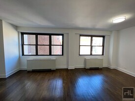 E 16 ST, Unit 17G in New York, NY - Building Photo