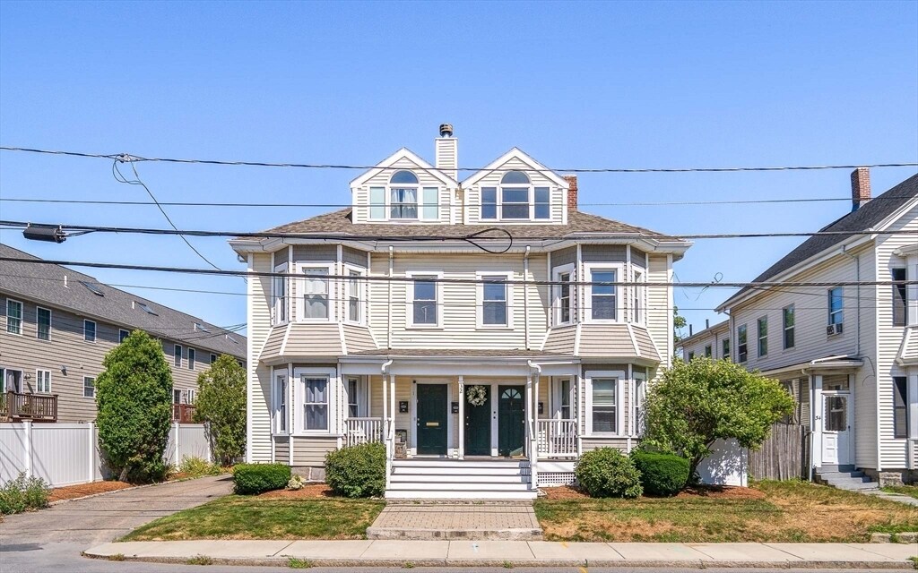 32 Harvard St in Waltham, MA - Building Photo