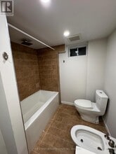 244 King Edward Ave in Toronto, ON - Building Photo - Building Photo