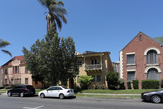 345 S Cochran Ave in Los Angeles, CA - Building Photo - Primary Photo