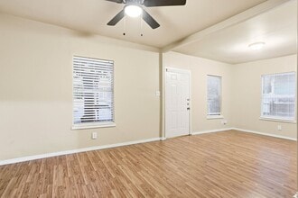 322 Utah St in San Antonio, TX - Building Photo - Building Photo