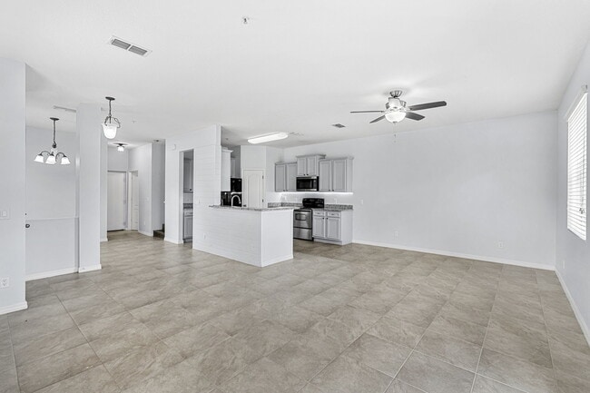 2341 Betsy Ross Ln in St. Cloud, FL - Building Photo - Building Photo