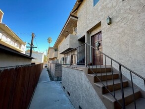 2610 S Bundy Dr in Los Angeles, CA - Building Photo - Building Photo