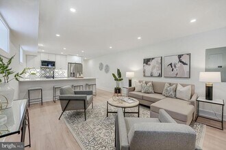 812 6th St NE, Unit 161 in Washington, DC - Building Photo - Building Photo