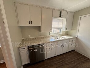 2216 NE 24th St in Oklahoma City, OK - Building Photo - Building Photo