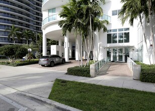 1800 Club in Miami, FL - Foto de edificio - Building Photo