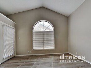 10223 Canton Fld Dr in San Antonio, TX - Building Photo - Building Photo