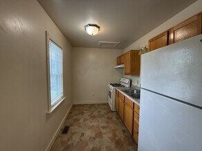 754 Cawood St in Lansing, MI - Building Photo - Building Photo