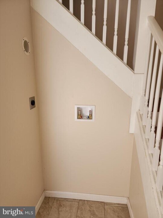 419 W Grange Ave in Philadelphia, PA - Building Photo