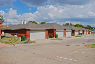 Wykeham Condominiums in Garland, TX - Building Photo - Building Photo