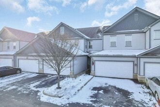 550 Redwood Ln in Lewis Center, OH - Building Photo - Building Photo