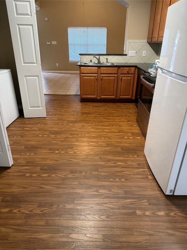 818 Sterling Creek Cir