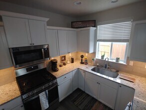 3842 SW Metolius Ave in Redmond, OR - Building Photo - Building Photo