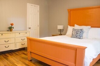 1118 Oglethorpe Ave SW, Unit B in Atlanta, GA - Foto de edificio - Building Photo