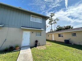 5535 Tenth Ave in Ft. Myers, FL - Building Photo